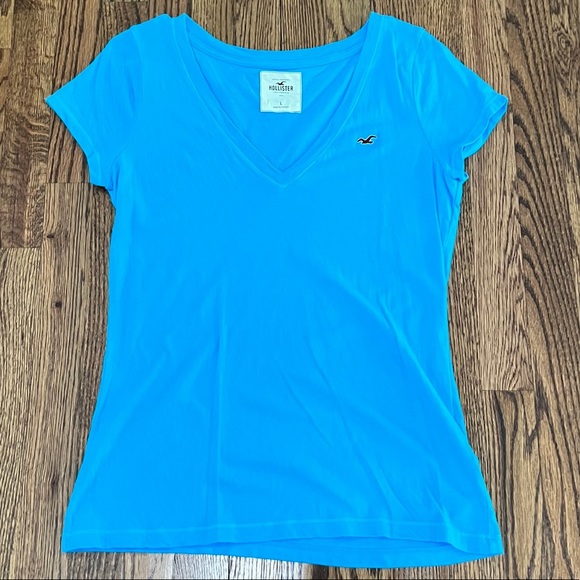 Hollister V-Neck Tee - Picture 1 of 4